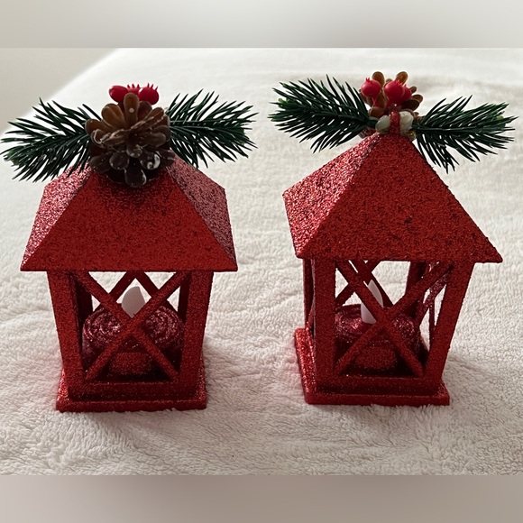 Red and White Tinsel Christmas Sleigh Decoration - Picture 5 of 6